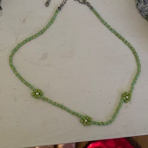 urban outfitters green flower necklace